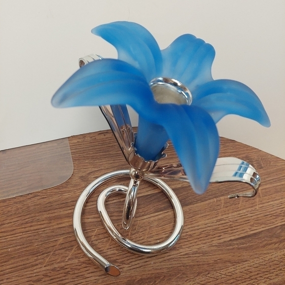 Vintage* Blue Frosted Glass & Metal Lily Candleholder - Picture 2 of 7